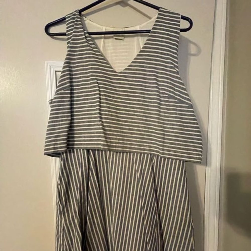 Blue and white dress size M